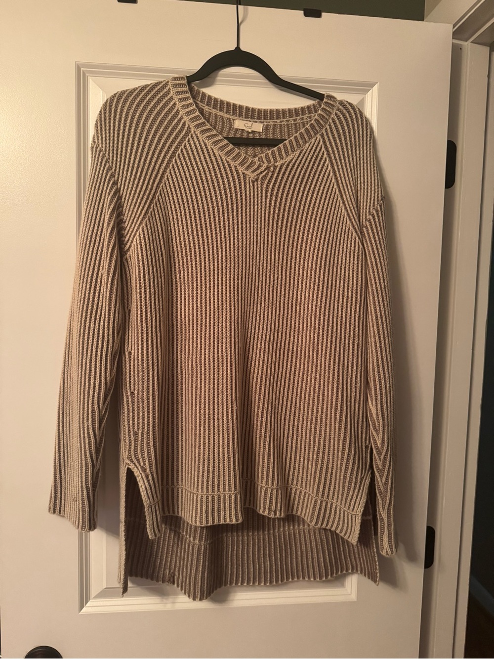 easel Ribbed V-Neck Tunic Sweater - Cream Taupe